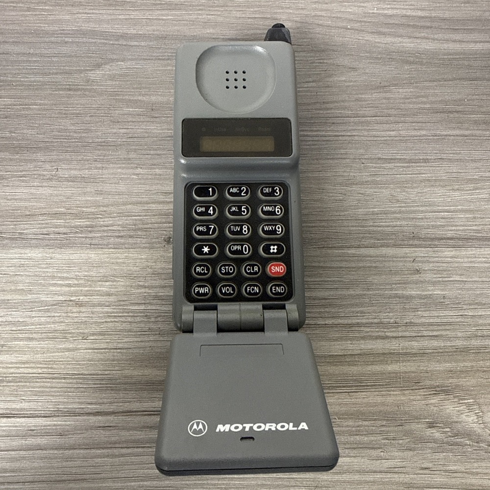 Motorola MicroTAC 650 Vintage Cellular FlipPhone Gray 34017NARSA Retro Prop Rare